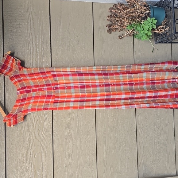 UO Urban Outfitters  Monica Smocked Off-The-Shoulder Midi Dress S Small - Picture 9 of 13